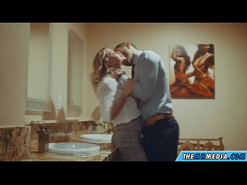 ❤️ Вақте ки як малламуй busty шумо дар як ҳоҷатхона ҷамъиятӣ seduces Супер секс дар мо tg.bookland.top ❌
